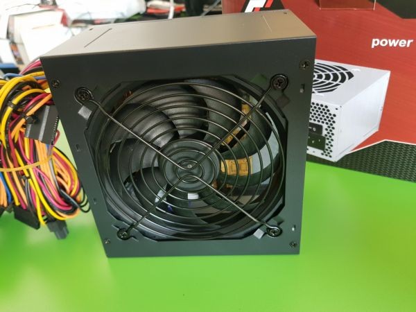 GEMBIRD GMB-650-12 napajanje 650W 12cm ventilator, 20+4pin,4pin,3xSATA,1xIDE 4-pin 6-pin sa kutijom(1475)